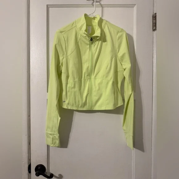 Fabletics Perfect Storm Cropped Train Jacket Sz Large